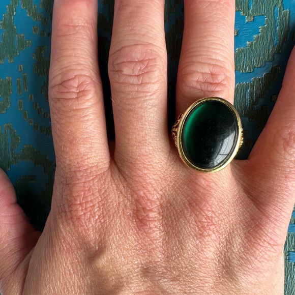 Avante Vintage Ring Green Glass Gold Tone Victorian Jewel Cocktail Ring 4-6 - Picture 2 of 5